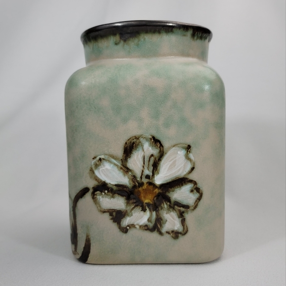 Hand Painted Pottery Jar - Floral Flowers - Picture 5 of 14
